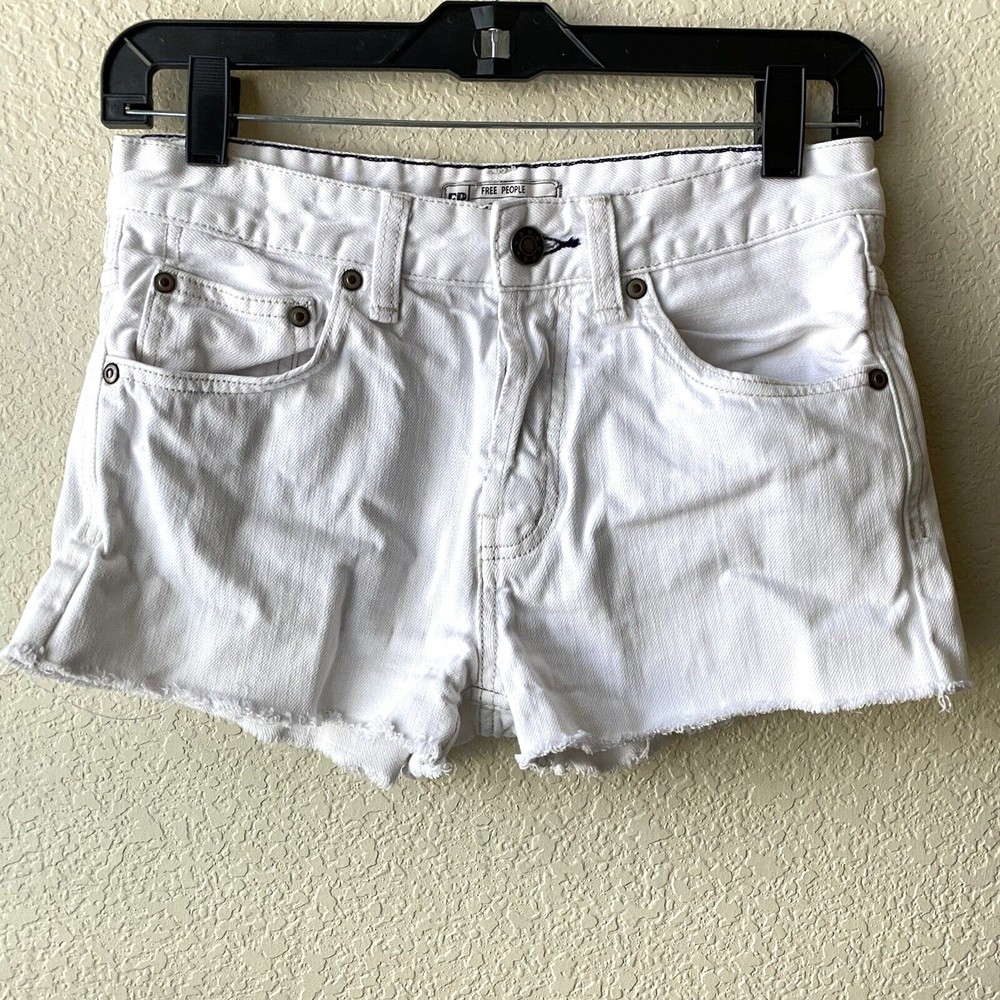 Free People Womens Shorts Size 24 White Cut Off Raw Hem Button Fly - Picture 1 of 9
